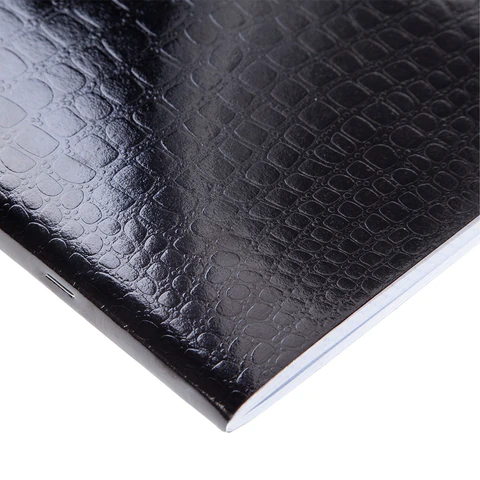 Тетрадь бумвинил А4 96 л., скоба, офсет №1, клетка, ЧЕРНАЯ, «Metallic», тиснение CROCO, HATBER, 072787