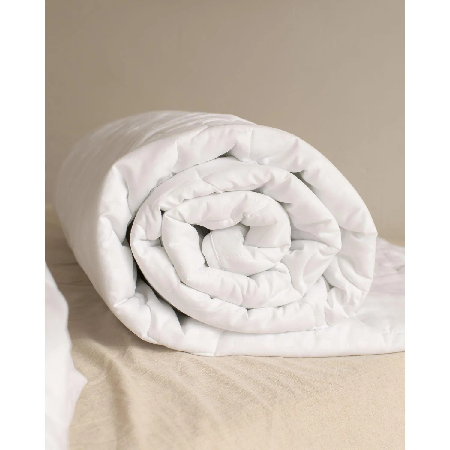 Одеяло 140×205 стег, кант, 200-250гр/м2 (холлоф/микроф), бел,10шт/уп