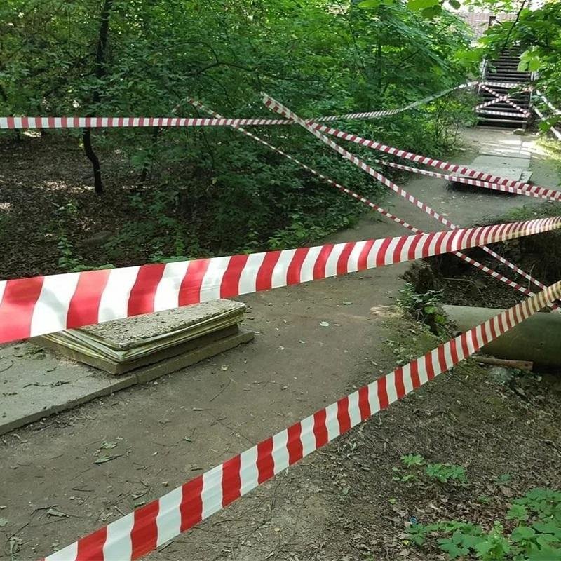 Лента оградительная красно-белая 50мм х115м упаковка 6 роликов