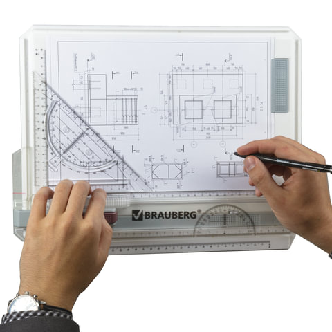 Доска чертежная BRAUBERG А4 (370х295 мм, с рейсшиной и треугольником)