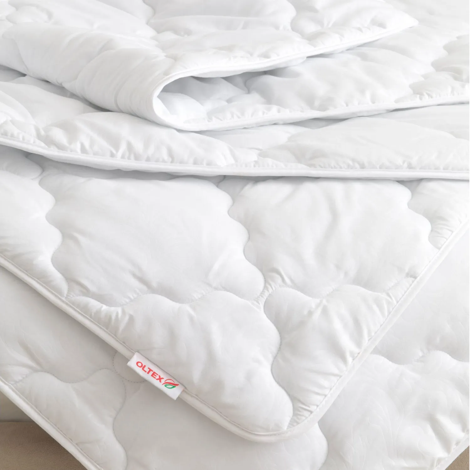 Одеяло стеганое, окантованное, облегченное,172×205.200 г/кв м, ВОФМ-18-2