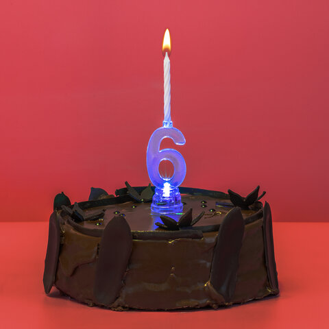 Цифра-подсвечник «6» светодиодная, ЗОЛОТАЯ СКАЗКА, в наборе 4 свечи 6 см, 1 батарейка