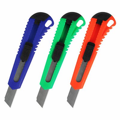 Нож канцелярский 18 мм КОМПЛЕКТ «2 шт. + 1 шт. В ПОДАРОК»фиксаторблистерBRAUBERG «Classic»238772