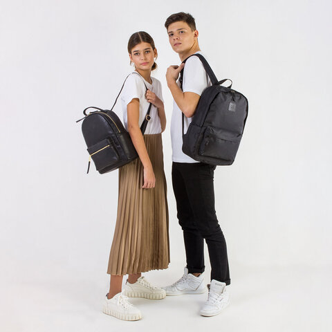 Рюкзак из экокожи BRAUBERG PODIUM женский, с отделением для планшета, черный, 34×25x13 см