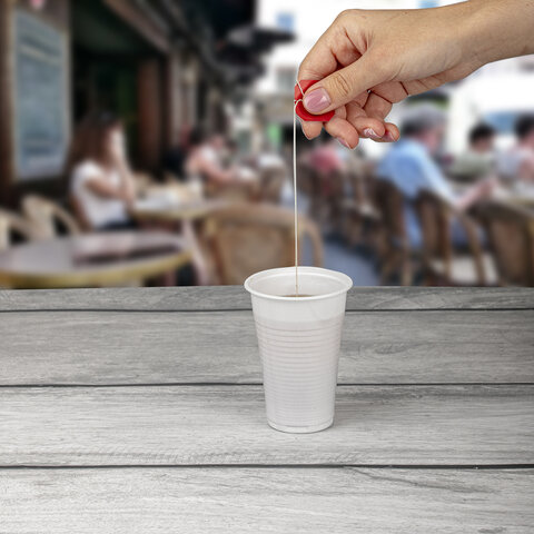 Одноразовые стаканы ЛАЙМА Бюджет, комплект 100 шт., пластиковые, 0.2 л, белые, ПП, холодное/горячее