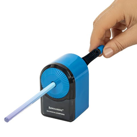 Точилка механическая BRAUBERG ULTRA для чернографитных и цветных карандашейкрепление к столуцвет корпуса голубой с черным271342